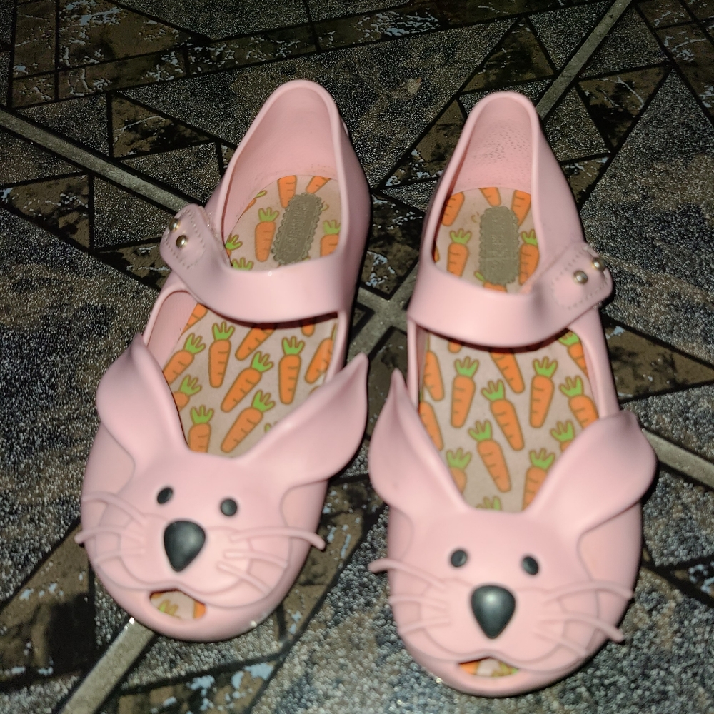 Girl sandals